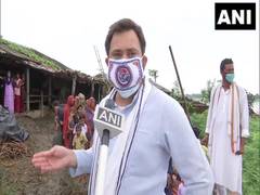 
      
      Tejashwi Yadav attacks Nitish Kumar over lack of hospitals,...
      
      