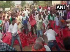 
      
      Scuffle between RJD workers at Tejashwi's rally
      
      