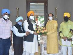 
      
      SAD delegation meets Maharashtra CM
      
      