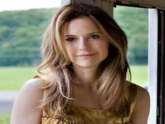 
      
      Sylvester Stallone, Adam Levine, others pay tribute to Kelly...
      
      