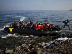 
      
      66 refugees apprehended in Turkey
      
      