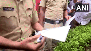 
      
      Pune Police issues show cause notice to Puja Khedkar’s mother
      
      