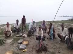 
      
      Bahraich: Villagers organise havan as rivers swell,...
      
      