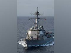 
      
      US warship sails through Taiwan Strait
      
      