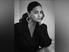 
      
      Alia Bhatt shares adorable picture of Ranbir Kapoor
      
      