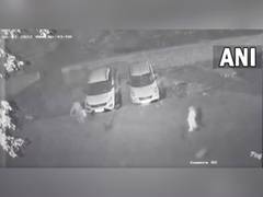 
      
      Delhi man kills father, chops him into bits and stores pieces
      
      