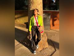 
      
      Sara Ali Khan flaunts her toned body in her workout pictures
      
      