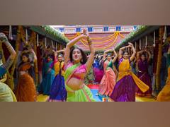 
      
      Sara Ali Khan grooves to 'Atrangi Re' first song 'Chaka Chak' 
      
      