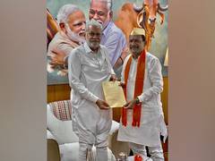 
      
      'Centre has sanctioned one crore vaccines for cattle disease'
      
      