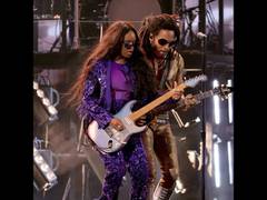 
      
      Grammys 2022: H.E.R. delivers a monumental performance
      
      