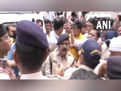 
      
      Bhopal: Scuffle breaks out between Cong's Digvijaya Singh,...
      
      