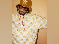 
      
      Ranveer Singh treats his fans with dashing pictures 
      
      