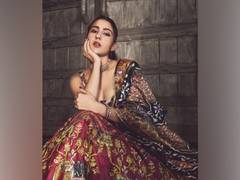 
      
      Sara Ali Khan enjoys qawwali night at Delhi's Nizamuddin Dargah
      
      