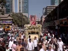 
    Huge crowd gathers in Mumbai to bid final farewell to Asha Bhsole
    
