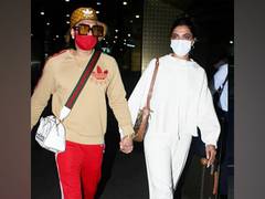 
      
      Viral Video: Ranveer Singh-Deepika Padukone walk hand-in-hand
      
      