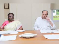 
      
      Odisha CM Naveen Patnaik calls on President-elect Droupadi Murmu 
      
      