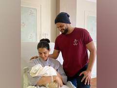 
      
      Sachin congratulates Suresh Raina on becoming a father
      
      