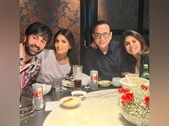 
      
      Ranbir Kapoor is all smiles with mom Neetu, sister Riddhima...
      
      