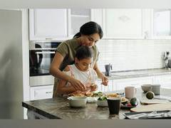 
    Virtual cooking classes improve children's nutrition knowledge
    