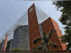 
      
      LIC shares allotted at Rs 949 apiece; Govt mops up Rs 20,557 cr
      
      