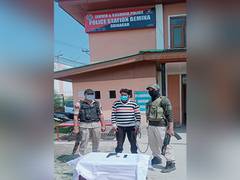 
      
      J-K police arrests LeT terrorist from Bemina; arms recovered
      
      