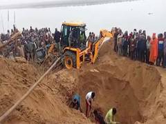 
      
      UP: Four women buried under soil while digging, 1 dead, 3 stable
      
      