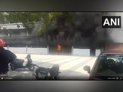 
      
      Punjab: Fire breaks out in Amritsar's  Guru Nanak Dev Hospital
      
      