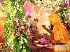 
      
      CM Yogi Adityanath visits Krishna Janmabhoomi on Janmashtami
      
      