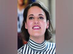 
      
      Phoebe Waller-Bridge to judge comedy writer-performer...
      
      