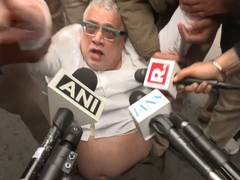 
      
      TMC MPs detained for protesting outside Amit Shah's office
      
      