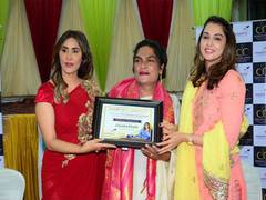 
      
      Shagun Gupta Foundation Felicitates The Kinnar Community 
      
      