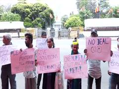 
      
      Sri Lanka: Protestors demand arrest of Mahinda Rajapaksa
      
      