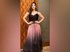 
      
      Bhumi Pednekar's response to fan's marriage proposal is...
      
      
