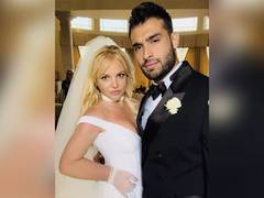 
      
      Britney Spears gets restraining order against ex Jason Allen
      
      