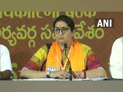 
      
      Smriti Irani slams KCR for not receiving PM Modi at airport
      
      