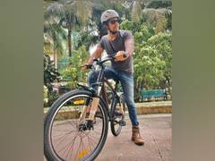 
      
      Randeep Hooda flaunts his best birthday gift, sends message...
      
      
