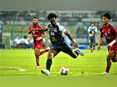 
      
      Mohammedan SC down Churchill Brothers to keep title race alive
      
      