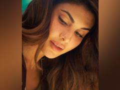 
      
      Jacqueline Fernandez back on 'Ram Setu' sets
      
      