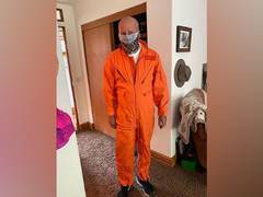 
      
      Bruce Willis channels 'Armageddon' avatar sporting costume...
      
      