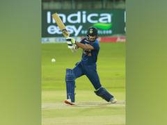 
      
      Ind vs WI: Shikhar Dhawan, Shreyas Iyer test COVID-19...
      
      