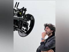 
      
      It's a working Sunday for Kartik Aaryan as he heads for...
      
      