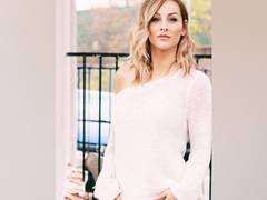 
      
      'Bachelorette' star Clare Crawley opens up about 'hard, ugly,...
      
      