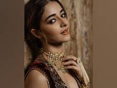 
      
      B-Town pour in birthday wishes for Ananya Panday
      
      