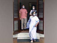 
      
      After 'no UPA' barb, Congress to launch all-out attack...
      
      