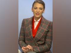 
      
      Blake Lively's daughter starstruck by Jimmy Fallon
      
      