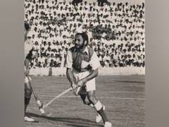 
      
      Captain Balbir Singh Sr's finger was broken, but he still...
      
      