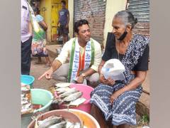 
      
      TMC's Leander Paes visits fish market in Assolna, campaigns...
      
      