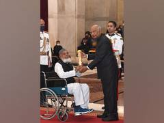 
      
      Social worker Mohammad Shareef receives Padma Shri award
      
      