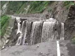 
      
      National Highways blocked in Uttarakhand's Tehri Garhwal...
      
      