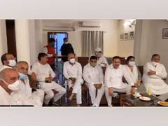 
      
      Haryana Congress MLAs meets former CM Hooda
      
      